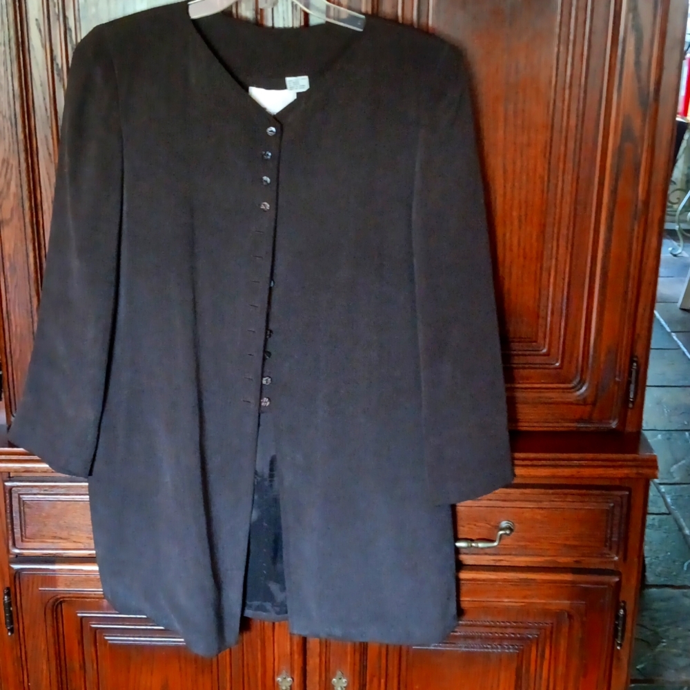Dana Buchman Silk Suit, Size 10